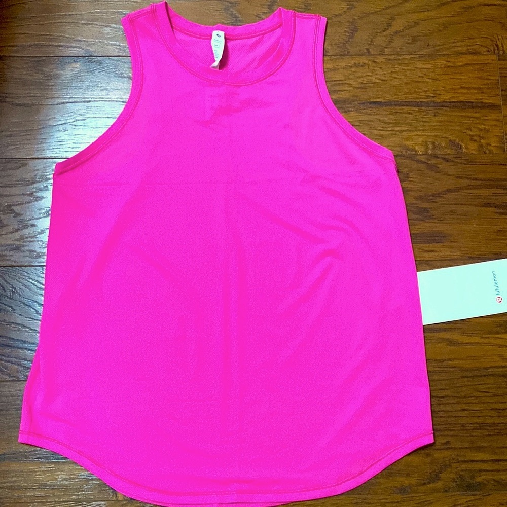 Lululemon High Neck and Train Tank